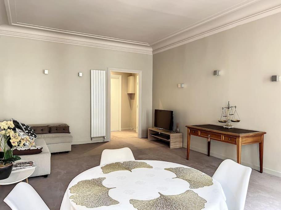 Appartement Confidentiel, Particulier 16eme Paris