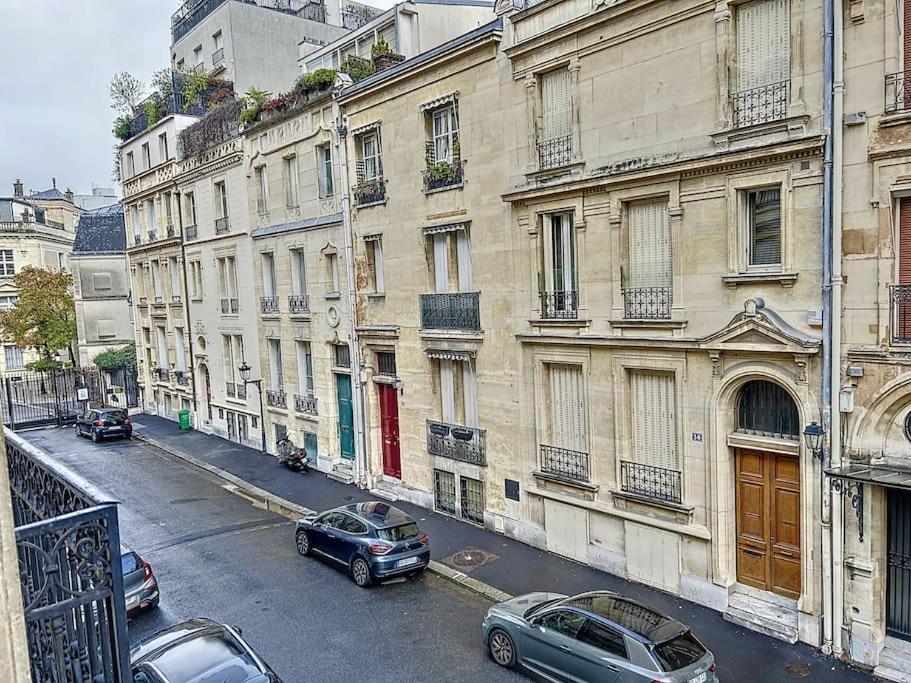 Confidentiel, Particulier 16eme Apartment